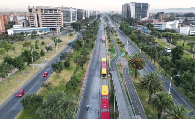 IDU habilitó uno de los carriles centrales de costado sur de calle 26 con av. 68