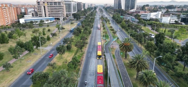 IDU habilitó uno de los carriles centrales de costado sur de calle 26 con av. 68