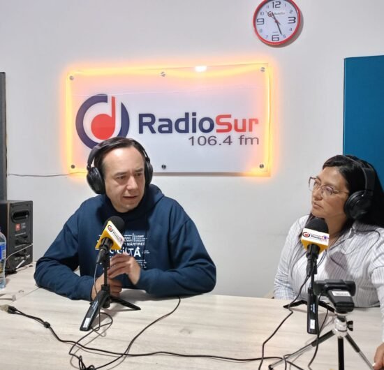 Eduardo Andrés Garzón, Subsecretario de Asuntos Locales, visitó recientemente RadioSur 106.4 FM para conversar sobre los grandes retos y avances de Bogotá en materia de seguridad alimentaria, participación ciudadana y seguridad territorial, en el marco del programa Bogotá Sin Hambre 2.0.