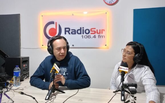 Eduardo Andrés Garzón, Subsecretario de Asuntos Locales, visitó recientemente RadioSur 106.4 FM para conversar sobre los grandes retos y avances de Bogotá en materia de seguridad alimentaria, participación ciudadana y seguridad territorial, en el marco del programa Bogotá Sin Hambre 2.0.