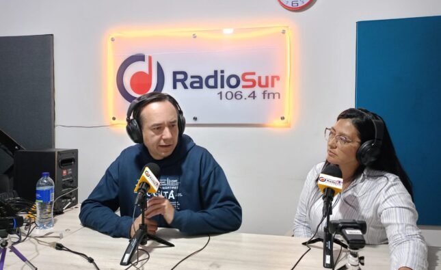Eduardo Andrés Garzón, Subsecretario de Asuntos Locales, visitó recientemente RadioSur 106.4 FM para conversar sobre los grandes retos y avances de Bogotá en materia de seguridad alimentaria, participación ciudadana y seguridad territorial, en el marco del programa Bogotá Sin Hambre 2.0.