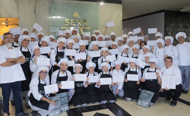 100 JÓVENES SE GRADÚAN EN BARISMO Y CULINARIA EN EL MARCO DE LA ALIANZA ENTRE NESTLÉ COLOMBIA Y EL SENA