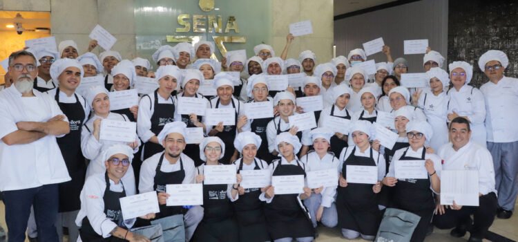 100 JÓVENES SE GRADÚAN EN BARISMO Y CULINARIA EN EL MARCO DE LA ALIANZA ENTRE NESTLÉ COLOMBIA Y EL SENA