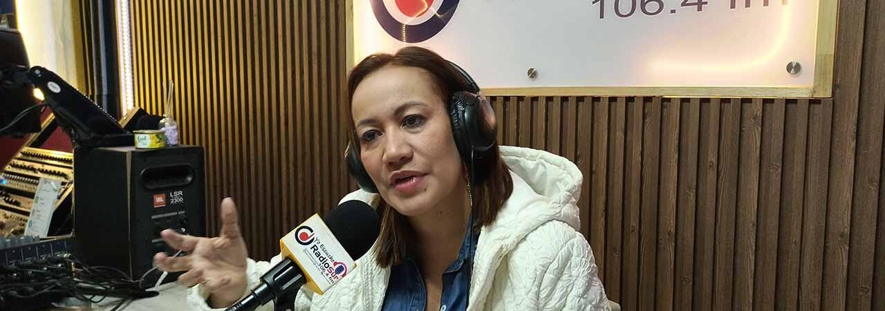 Carolina Corcho en los micrófonos de la radio comunitaria: el futuro de las reformas, la presidencia de Iván Cepeda y la democratización de los medios.