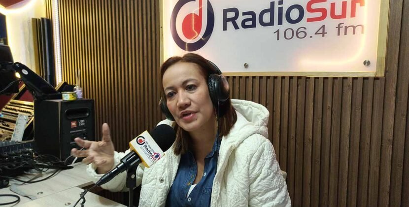 Carolina Corcho en los micrófonos de la radio comunitaria: el futuro de las reformas, la presidencia de Iván Cepeda y la democratización de los medios.